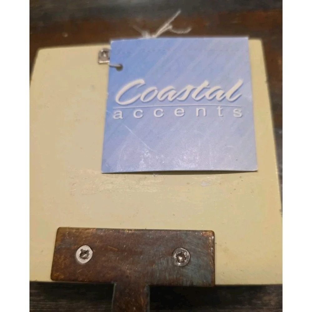 Coastal Accents add touch